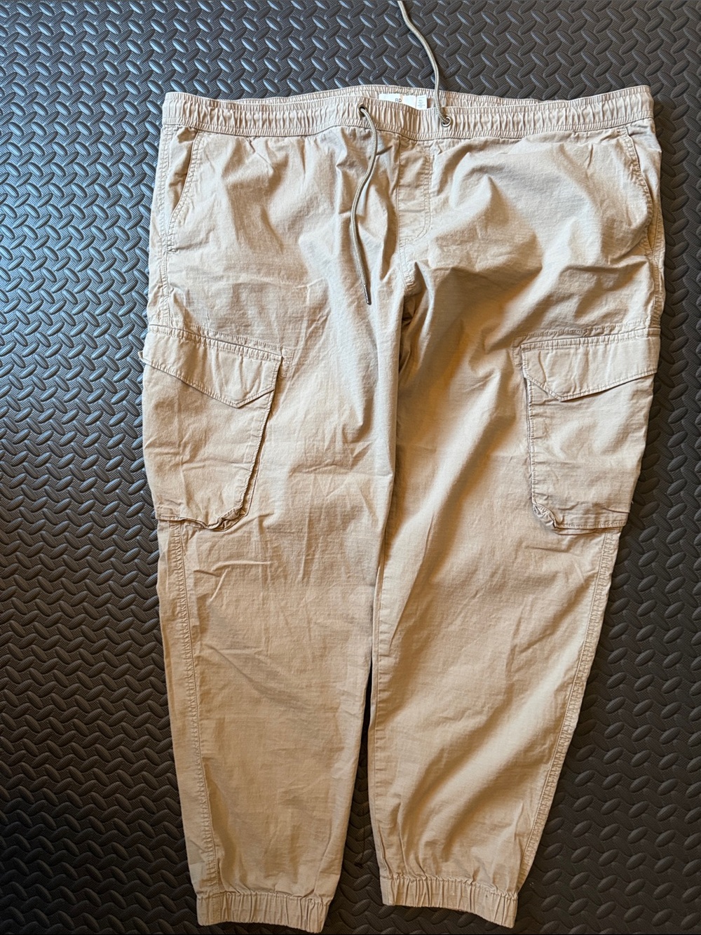 bp Men's Cargo Jogger Pants in Khaki Beige